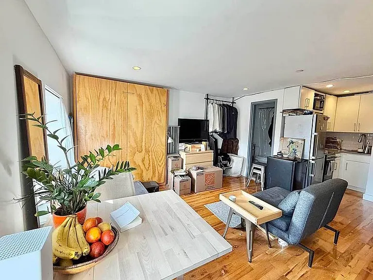 448 Jefferson Ave #4R — Photo 11