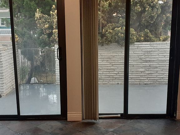 5th image of 145 W Hillcrest Blvd APT 1