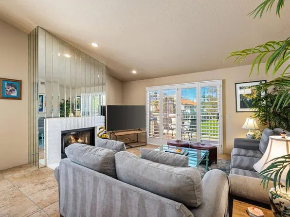 688 Vista Lago Cir N, Palm Desert, CA 92211