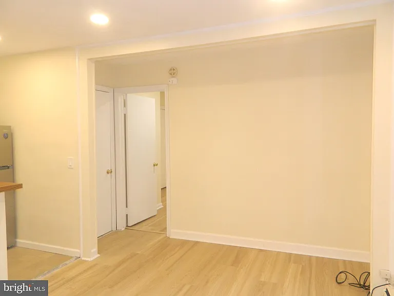 513 12th St NE #9 — Photo 15