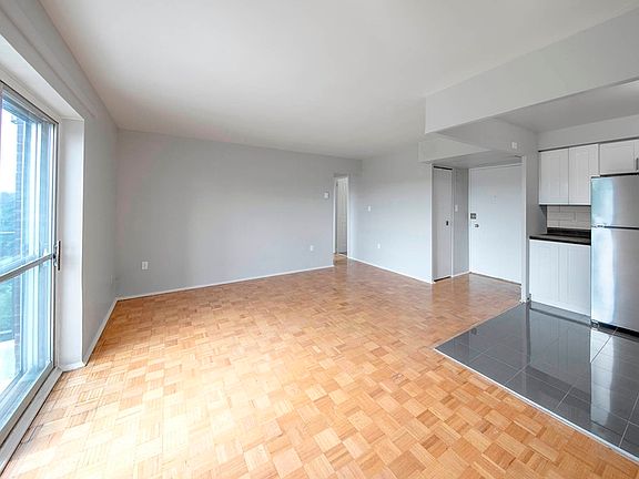 4th image of 5 Glenn Wood Pl #2-BEDROOM