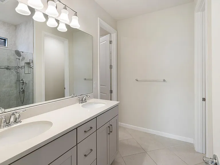 471 SE Vallarta Dr — Photo 19