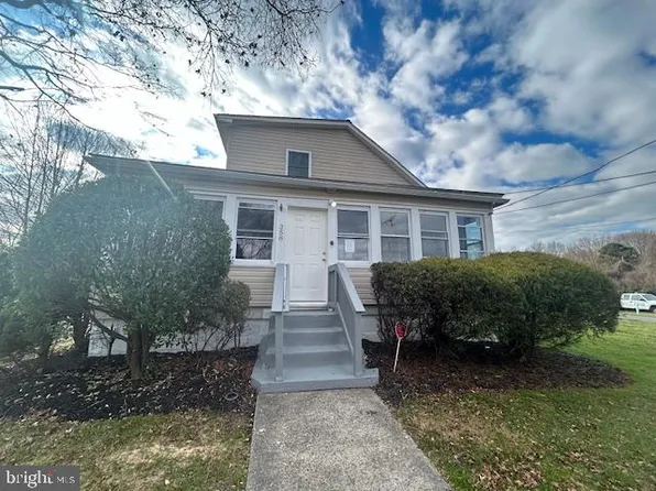 358 Highland Ave, Carneys Point, NJ 08069