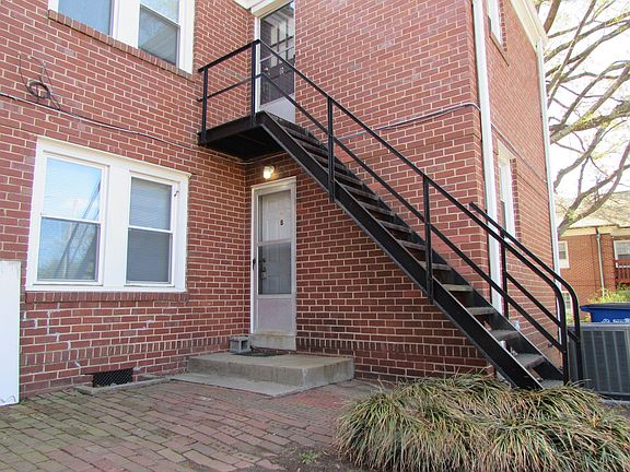 2nd image of 216 Harrill St #B