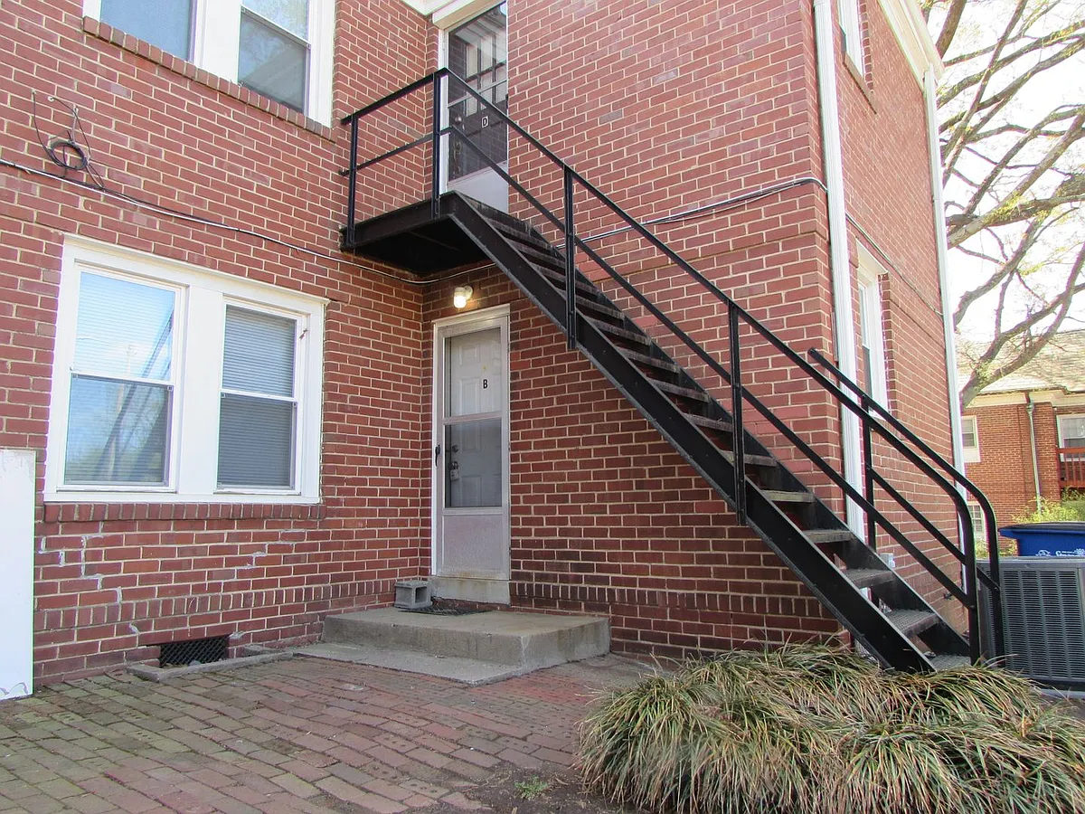 Building Photo - 216 Harrill St