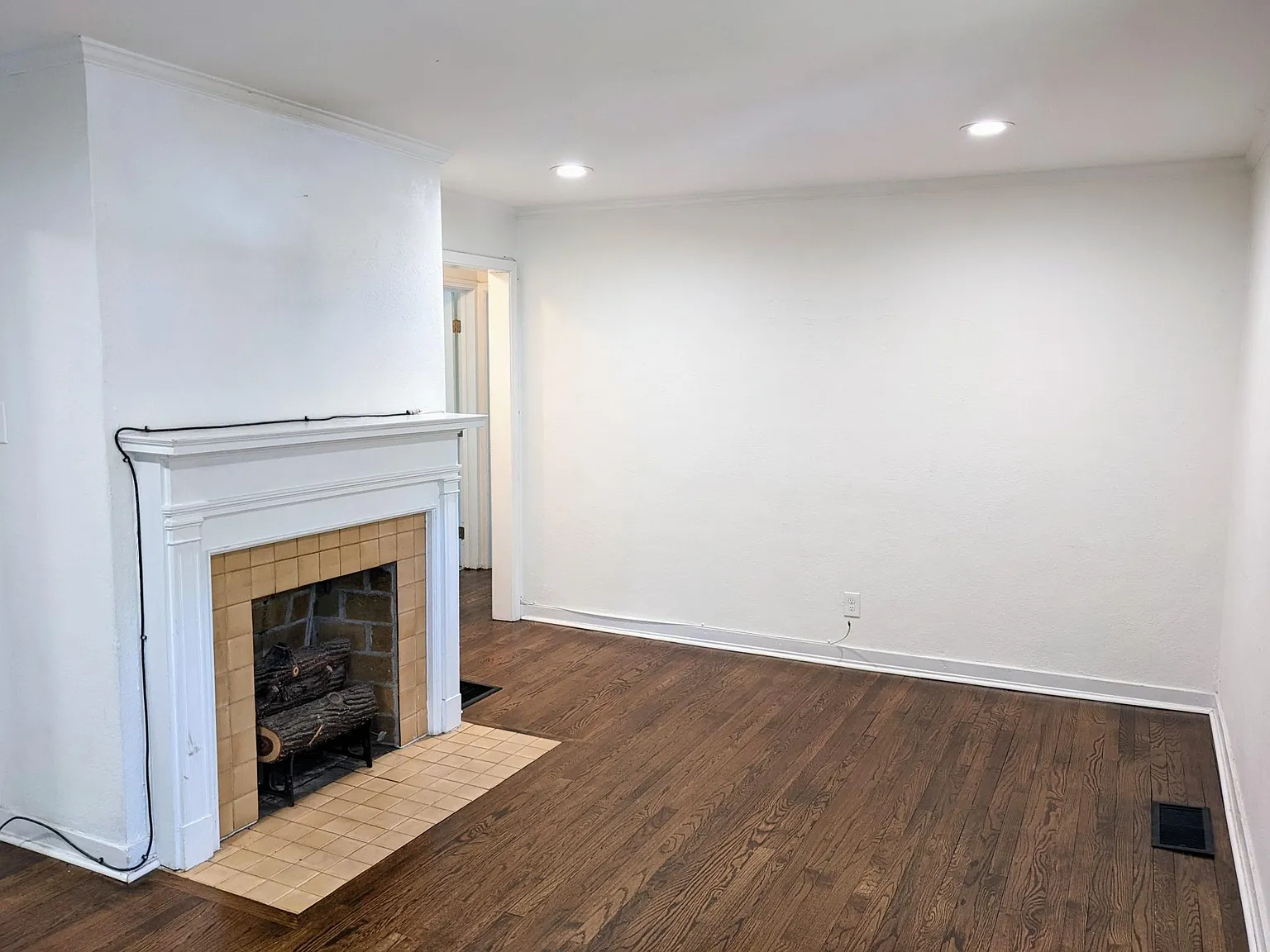 2 bed, 993 sqft, $1,449 — Photo 4