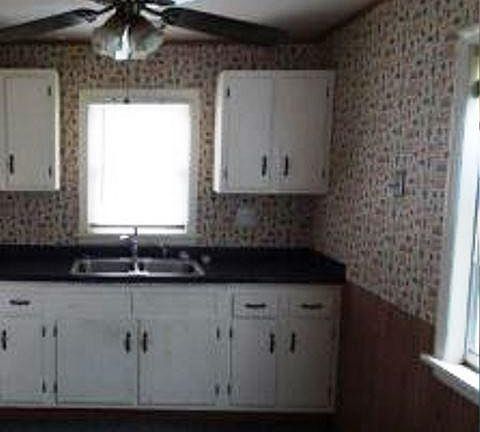 4th image of 219 Hayes Ave