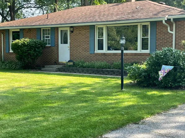3933 Meadow Ln, Saint Joseph, MI 49085