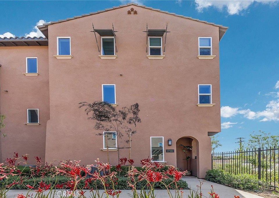 17961 Conch Ln, Huntington Beach, CA 92646 | MLS #NP26112308 | Zillow
