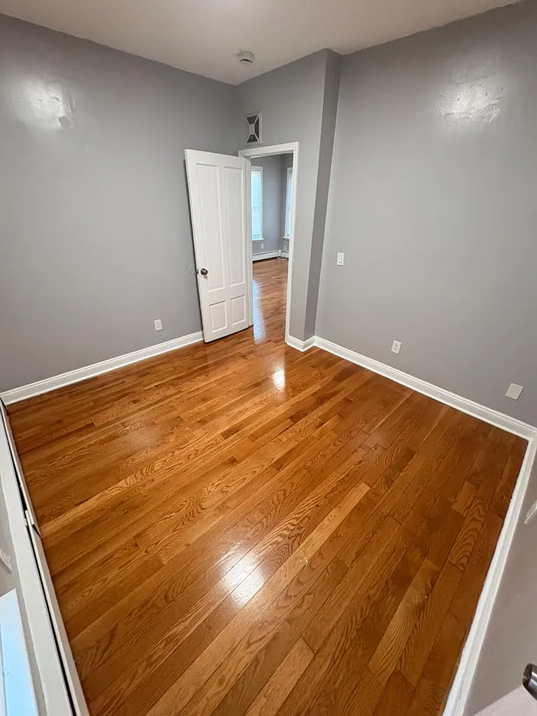4 bed, 1600 sqft, $2,500 — Photo 2