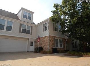 5655 N Greenway Ct, Highland Heights, OH 44143