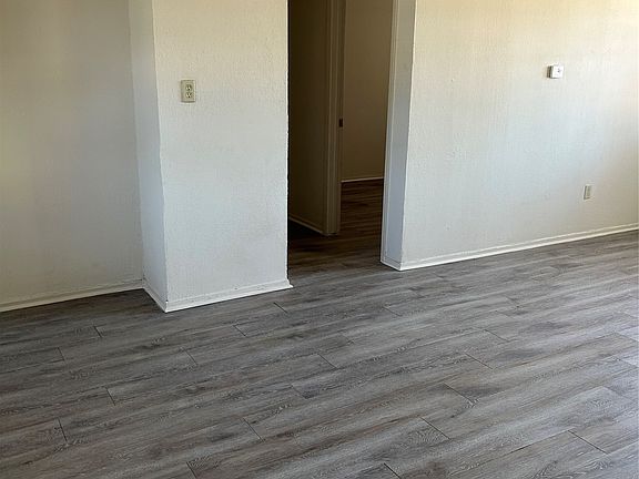 4th image of 1848 Coral Rd