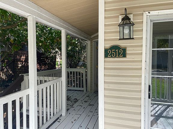 2nd image of 2512 Sunny Hills Dr #27