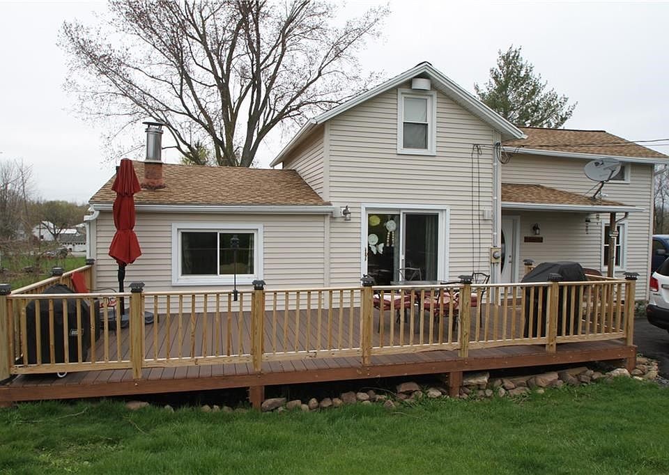 1st image of 10 Harmon Ln