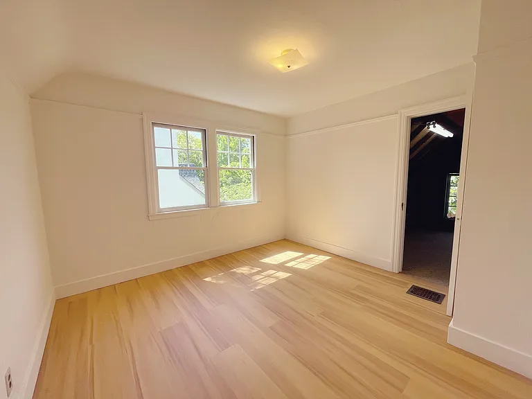 2351 Ramona St — Photo 18