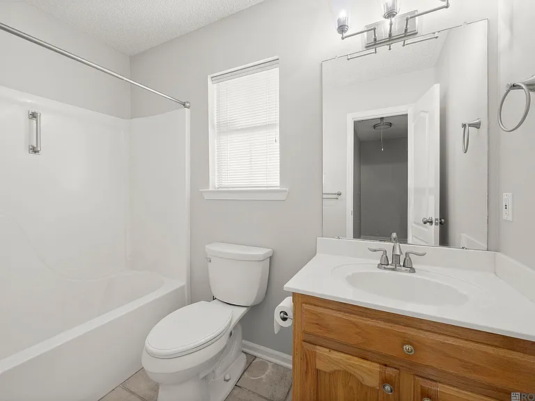 18596 White Oak Dr — Photo 17
