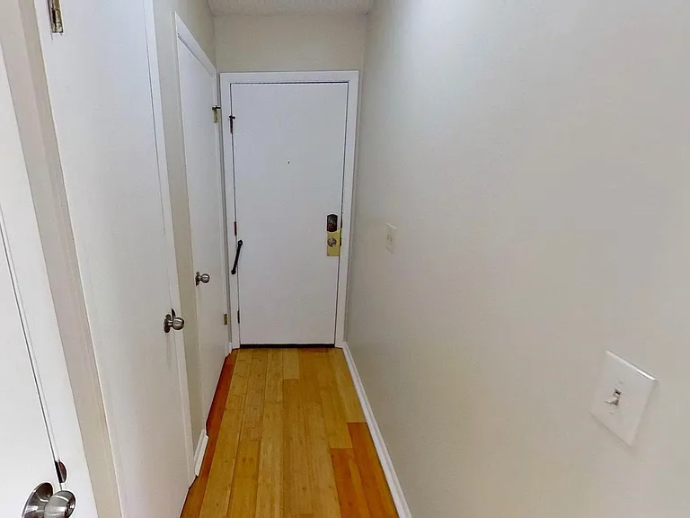 35 Parkwood St #2 — Photo 17