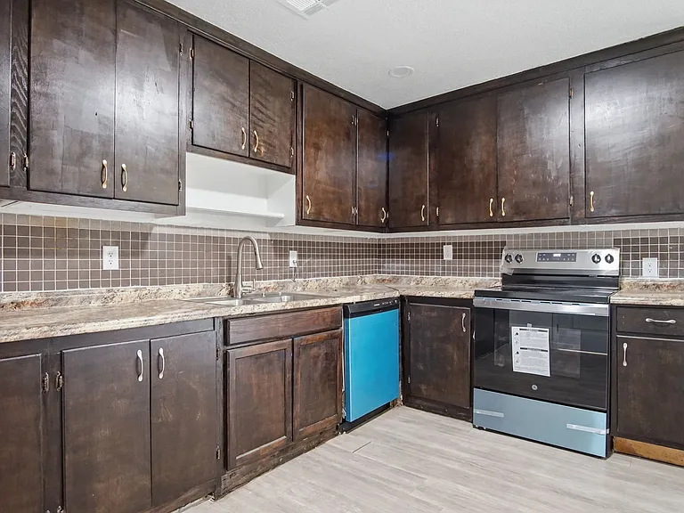 549 E Ercoupe Dr — Photo 14