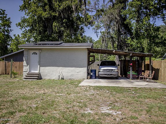 3rd image of 149 Celery Ave N