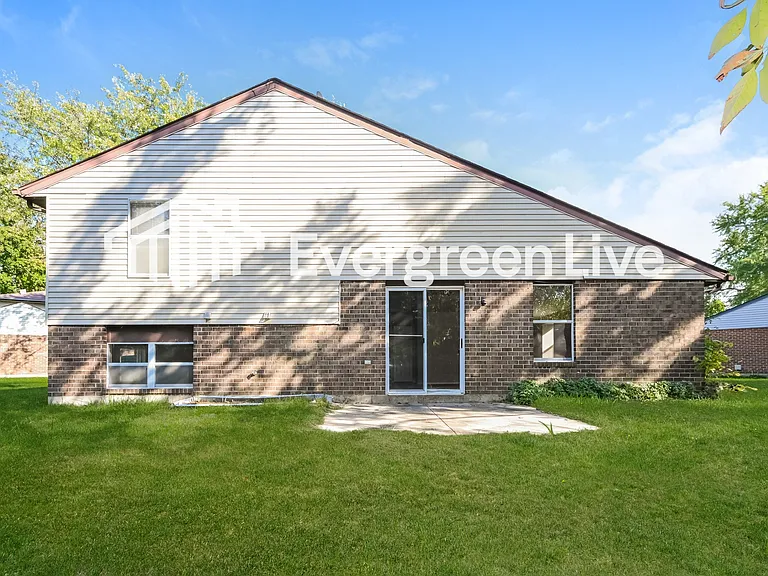 2976 Maureen Ct — Photo 14