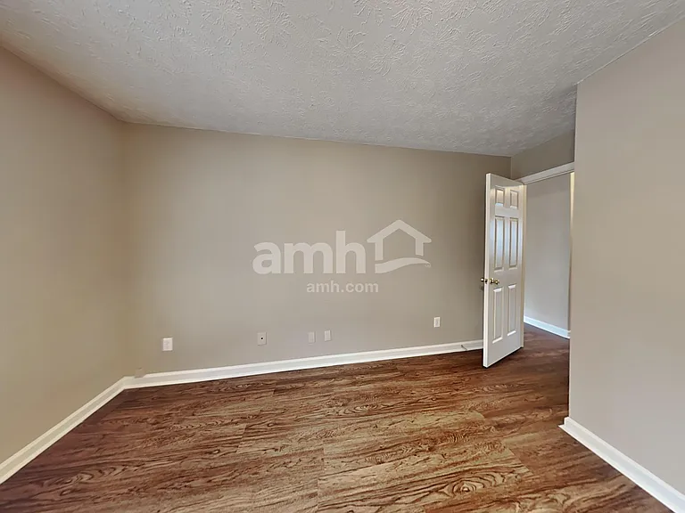 1300 Wilkes Crest Dr — Photo 17