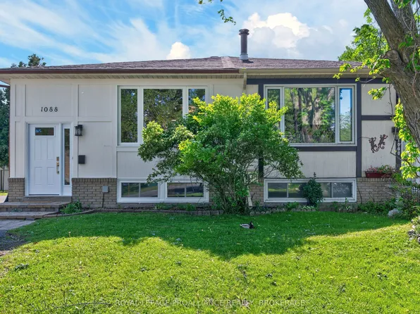1088 Pinewood Pl, Kingston, ON K7P 1L1
