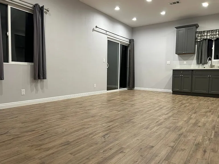 8526 Mays Ave — Photo 3