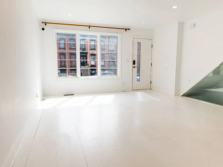 427 Pulaski St #1 — Photo 7