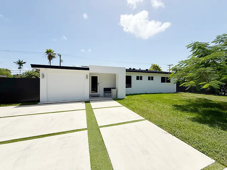 20245 Ranch Rd — Photo 2