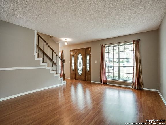 3rd image of 6010 Crown Way Dr