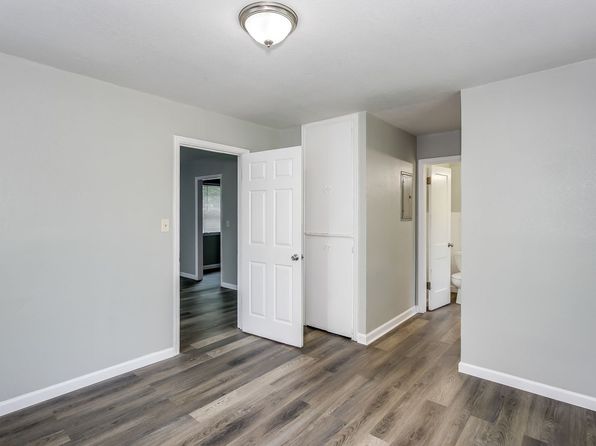 847 S Pershing Ave, Wichita, KS 67218