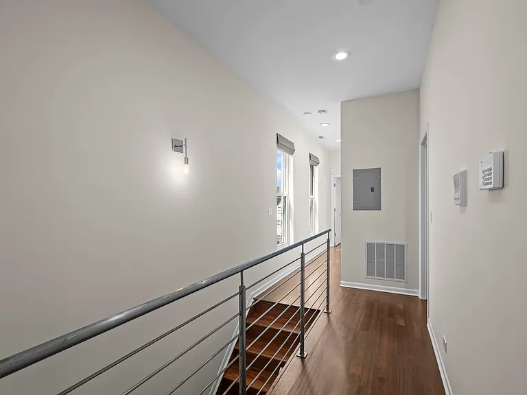 876 N Hermitage Ave #3 — Photo 19