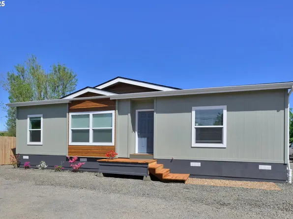 490 Moffit Ln, Springfield, OR 97477