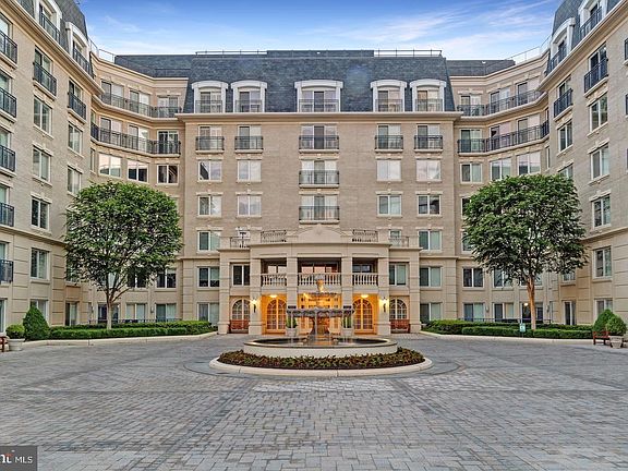 5th image of 5 Park Pl APT 727
