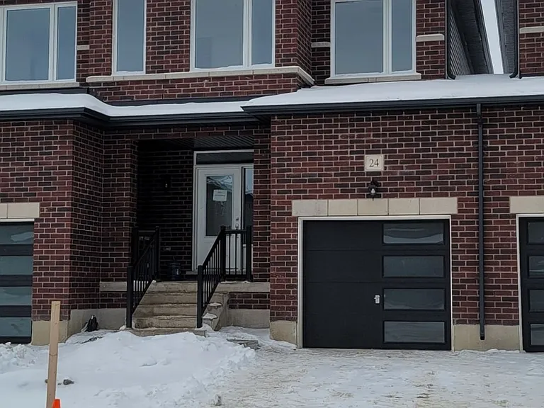 24 Autumn Dr — Photo 1