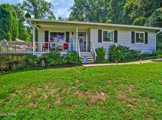 3225 W Wolf Valley Rd, Clinton, TN 37716