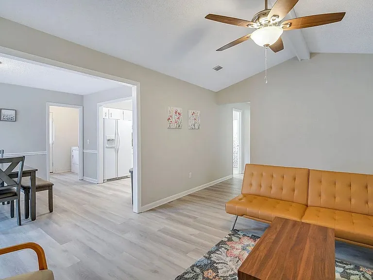 1308 Tower Dr — Photo 3
