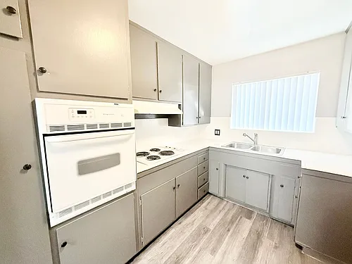 Cazador Court Apartments Photo 1