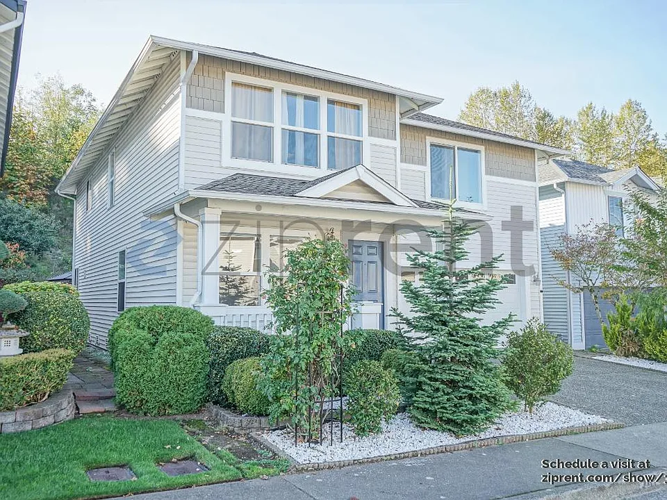 247 Ferndale Ave SE