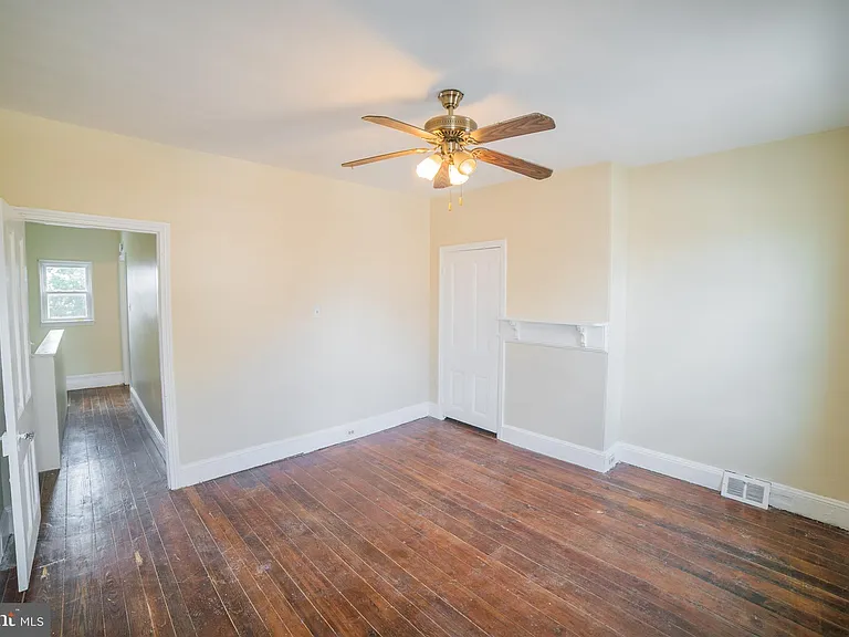 2427 E Allegheny Ave #2 — Photo 6