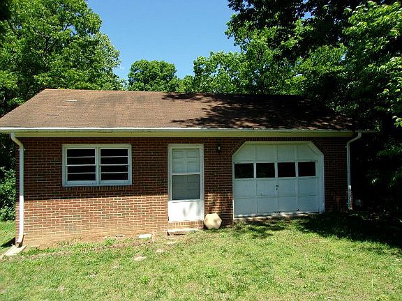3rd image of 436 Berkshire Dr