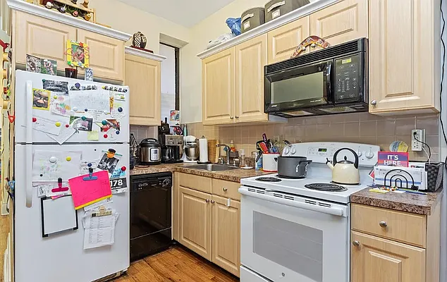 Rented by Five Town Global Realty | media 31