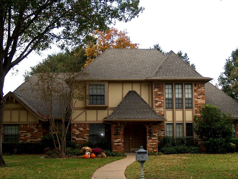 404 Mayfair Front View