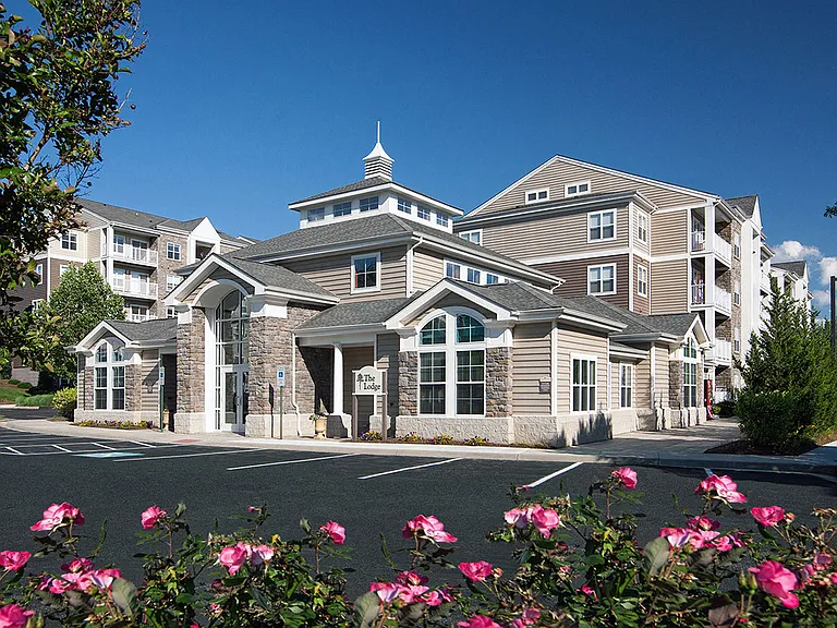 Smiths Landing Apartments — Photo 34