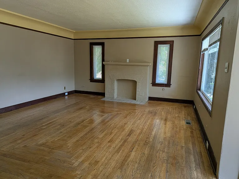 1808 Lake Ave S — Photo 5