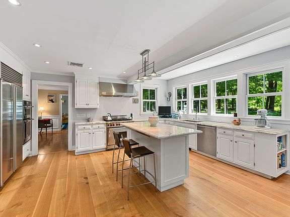 4th image of 19 Scotts Ln