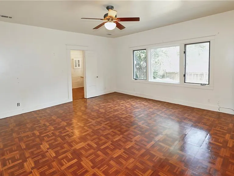 1305 Lorrain St — Photo 12