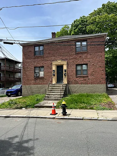 6 Beechcroft St #4 Photo 1