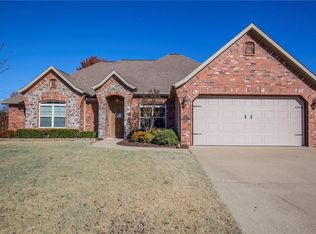 2011 W Linda Ln, Rogers, AR 72758