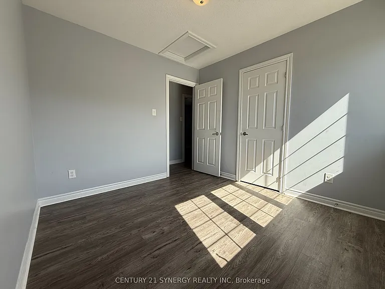 921 Messor Cres — Photo 21
